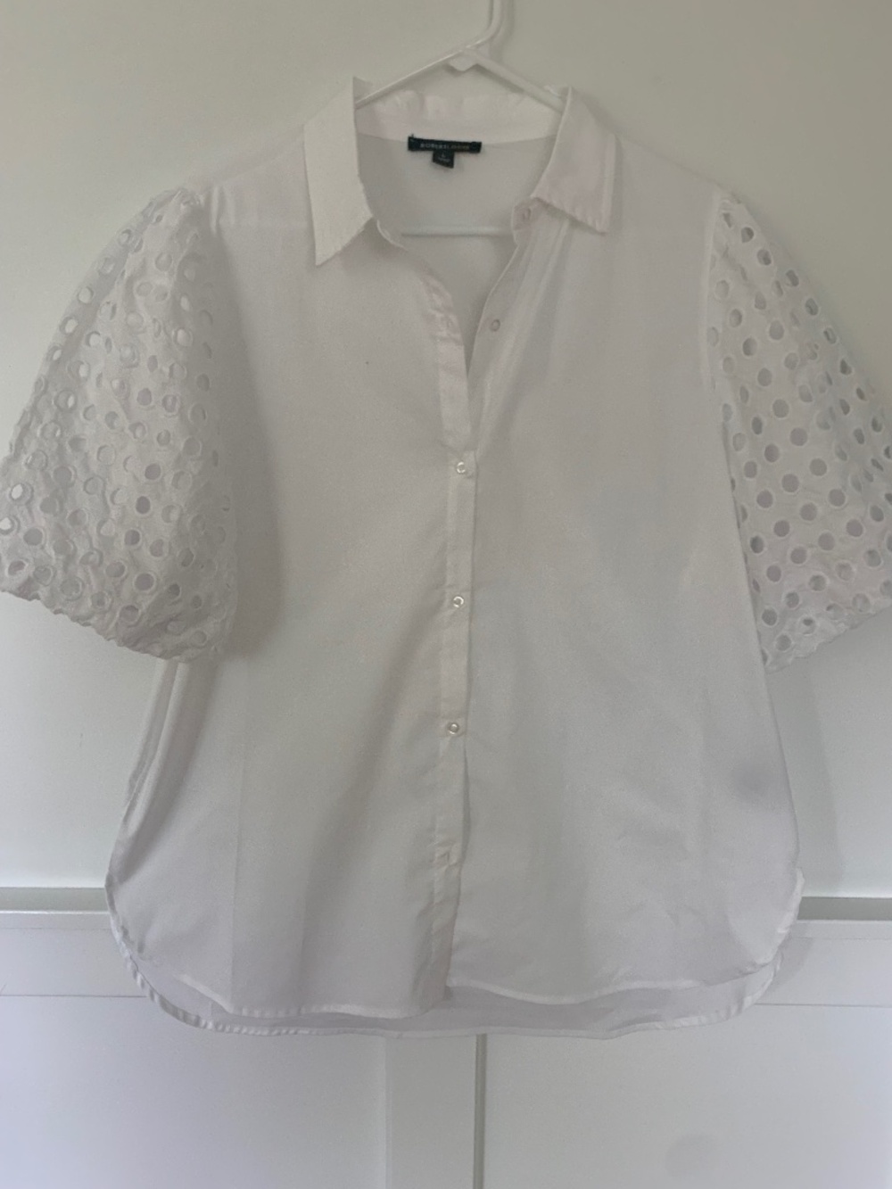 New Cute White Top with Eyelet Sleeves